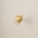 A sculptural ode to nature’s duality, the Meiocardia Vulgaris Heart Ring transforms the organic beauty of a rare marine shell into a bold, wearable statement. Crafted for those who seek depth in simplicity, this ring marries raw texture with refined elegance, embodying the balance of strength and sensitivity.
Design & Craftsmanship:
Dual-Texture Band: The ring’s surface transitions from rugged, shell-inspired ridges to a smooth, polished heart motif at its center—meticulously modeled from a 3D scan of the M