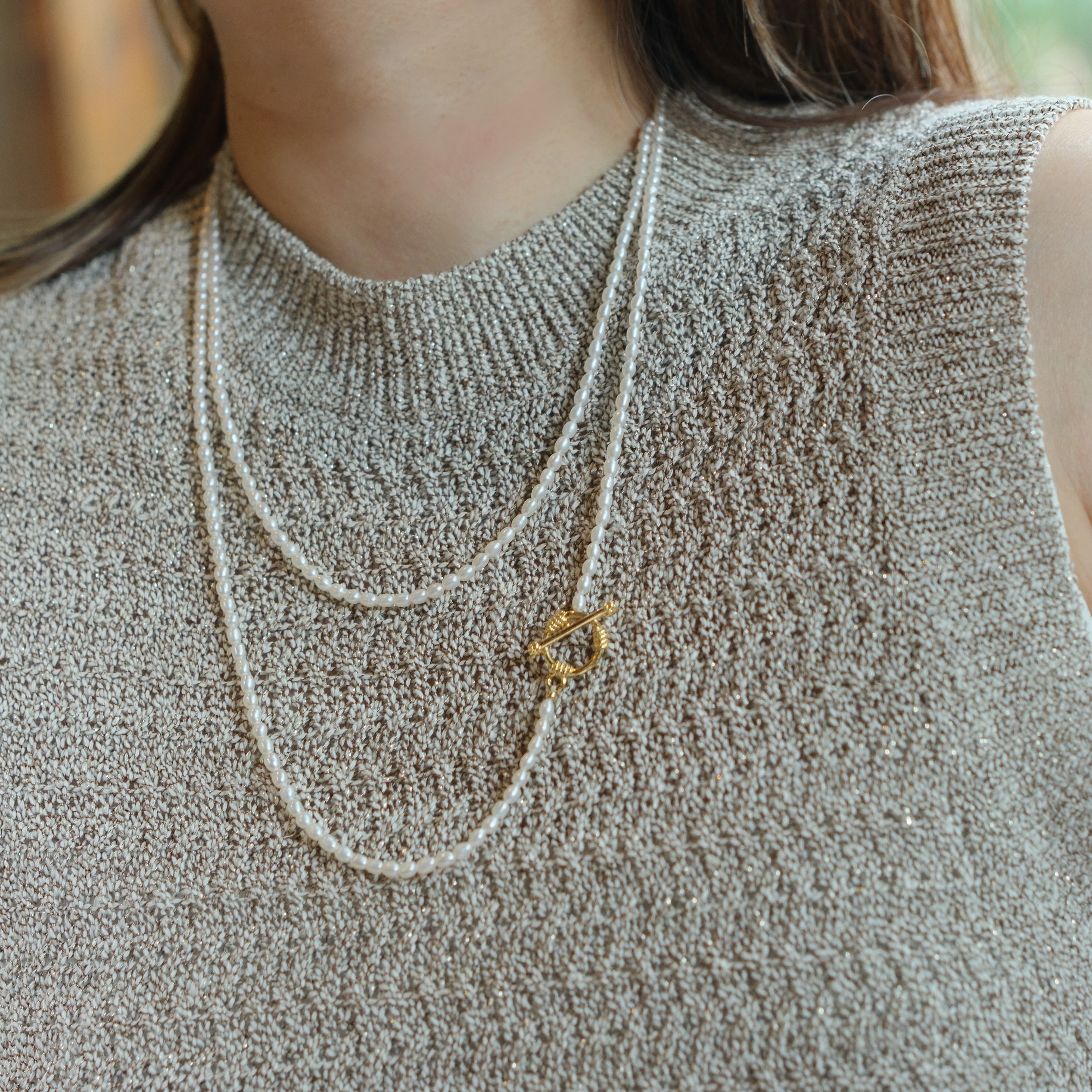 Freshwater Pearl Long Layering Necklace | Effortless Elegance for Every Season | Fall Outfit | Christmas Gift
Whether you're wearing a cozy fall sweater or a simple t-shirt or blouse, this long pearl necklace brings life and a touch of chic style to any outfit. The lustrous pearls catch the light beautifully, adding an effortless sophistication. Sometimes, the simplest pearl pieces create the most timeless and fashionable looks.